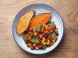 5 Minute Vegetarian Chili Recipe By The Food Medic Vegetarian Chili Recipe Chilli Recipe Vegetarian Vegetarian