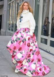Floral pattern (pink) is a vector of saz author. Celine Dion Twirls In Pink Floral Ballgown With Bouquet Of Flowers Best World News