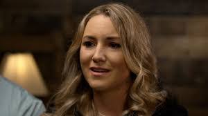 Kate Cox's Instagram, Twitter & Facebook