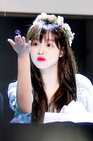 thi ra ngoai lisa con co yooa oh my girl giống bup be đến mức khong thể tin nổi mygirl thi ra ngoai lisa con co yooa oh my girl giố