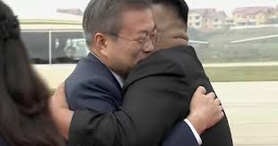 Ciertamente, corea del sur tiene muchos mejores índices de crecimiento, prosperidad y democracia que su vecina corea del norte, pero también tiene un lado más oscuro, especialmente en cuanto a la recepción de inmigrantes, por razones humanitarias o no. El Presidente De Corea Del Sur Llego A Pyongyang Para Reunirse Con Kim Jong Un