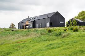 Everyone seems to be embracing rustic charm and warmth with modern amenities. A Little Bit Country Barn Architecture Comes Of Age In The Antipodes Houzz Au