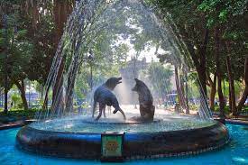 Besides the typical stalls of fruit, vegetables, meat and fish, you'll find costumes and even craft stalls. Conoce Las 4 Leyendas De Coyoacan Rincones De Mexico