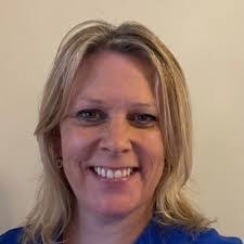 Danielle Stebbins's Instagram, Twitter & Facebook