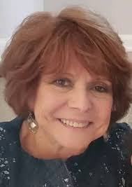 Lisa Renwick's Instagram, Twitter & Facebook