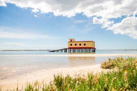 The beach is located on the east side of ilha da. Da Fuseta A Cacela Velha Um Algarve Quase Desconhecido
