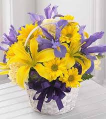 The Ftd Spirit Of Spring Basket Spring Flower Arrangements Spring Floral Arrangements Get Well Flowers