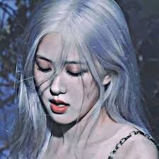 Ava Weller (@WellerAva)