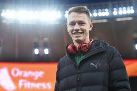 Это вопрос не отдельно взятого турнира и тем не более не отдельно взятого матча. Safonov Stal Osnovnym Golkiperom Fk Krasnodar