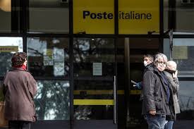 Il pagamento delle pensioni del mese di maggio 2021 arriva in anticipo per coloro che la ritirano in contanti secondo un calendario specifico di poste italiane con le date già anticipate dalla protezione civile, date che tuttavia vedono il 1° maggio come l'ultimo giorno di riscossione, impossibile dal momento che è un festivo. Pagamento Pensioni Le Novita Di Maggio