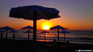 Situat în vama veche, la 500 de metri de plaja amphora, ema oferă cazare de 3 stele cu balcoane private. Preturi La Cazare De 1 Mai In Vama Veche 2019 Despre Vama Veche