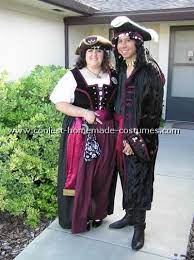 20 Cool Homemade Pirate Costume Ideas For Halloween Pirate Costume Homemade Pirate Costumes Halloween Costumes Diy Couples