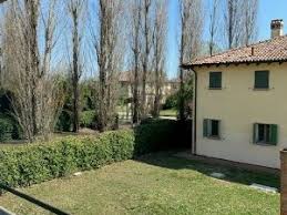 Se vuoi trascorrere una settimana in una casa vacanze a budrio, il prezzo medio è di 315 € per 7 giorni. Case Da 400 Euro In Affitto In Area Minerbio Budrio Bologna Idealista