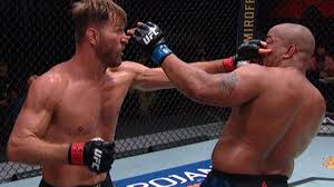The second dc was trying to adjust to the body. Ufc 252 Stipe Miocic Vs Daniel Cormier Result Eye Poke Heavyweight Championship Trilogy