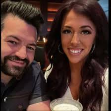 Melissa Roehrig's Instagram, Twitter & Facebook