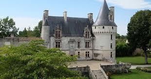 Chateau Xve Xvie S De Crazannes A Port D Envaux Charente Maritime France French Castles Castles France French Chateau