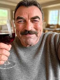 𝗦𝗔𝗬 𝗬𝗘𝗦 𝗜𝗙 𝗬𝗢𝗨 𝗟𝗢𝗩𝗘 BLUE BLOOD