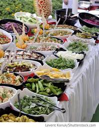 Finden sie hier professionelle und erfahrene djanes und djs für hochzeiten in essen! Salatbar Hochzeitsbuffet Outdoor Fur Hochzeit Hochzeit Buffet Essen Hochzeit Buffet Hochzeitsbuffet