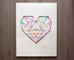 Handgemachtes Nagelbild Mit Herz Diamantmotiv Als Schone Wohndekoration Masse 48 Cm Hoch Und 36 5 Cm Breit Verw Fadenbilder Herz Nagel Nagelbilder