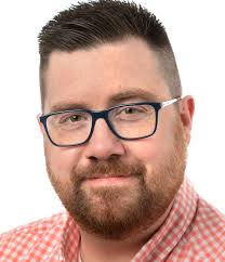 Douglas Lindstedt's Instagram, Twitter & Facebook