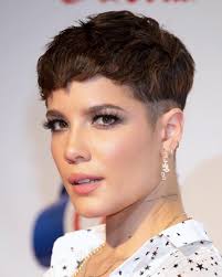 Dendoll On Instagram This Killed It Tonight At Capitalofficial Jinglebellball Iamhalsey Halsey Hair Halsey Short Hair Short Hair Styles