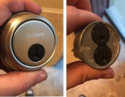 Learn how to install or replace batteries in the kwikset smartcode 914 lock. This Kwikset Deadbolt Had A Second Cylinder Hidden Under The Face Plate Locksmith