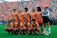 Het nederlands elftal speelt morgen in de johan cruijff arena zijn openingswedstrijd van het. 29 Ideeen Over Nederlands Elftal 1988 Voetbal Voetballers Nederland
