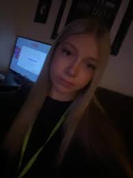 Alexis Shafer's Instagram, Twitter & Facebook