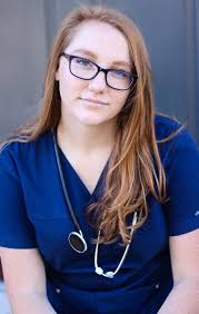 Meet Jenna! Jenna started at Hope for Wildlife when she was sixteen, as a  co-op student. After a few years, She really gravitated towards the turtles  and has come to really respect