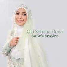Umur 32 tahun) adalah seorang aktris, penulis dan dai'ah berkebangsaan indonesia. Oki Setiana Dewi Songs Albums And Playlists Spotify