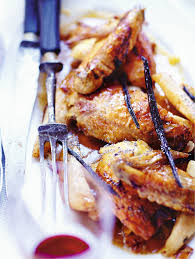 Poularde A La Vanille Poires Et Amandes Pour 6 Personnes Recettes Elle Recette Recettes De Cuisine Alimentation Poire