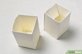 Recorta en una cartulina un árbol o una estrella, a modo de etiqueta, y anota el nombre del destinatario del regalo. Como Hacer Una Caja Con Cartulina Con Imagenes