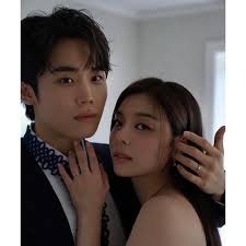 SEVENTEEN Vernon, MOMOLAND Nancy нар