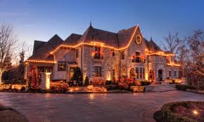 Here are elegant christmas home decor ideas. Here Is A Look At 10 Luxury Homes Decorated With Christmas Lights Which One Is Decorating With Christmas Lights Christmas Light Installation Christmas Lights
