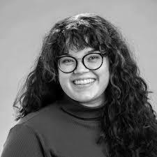 Emma Mclaughlin's Instagram, Twitter & Facebook