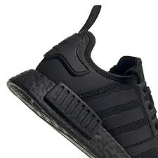 The adidas nmd r1 also features what appear to be blocks placed around the midsole. Adidas Originals Nmd R1 Herren Sneaker Triple Black Fv9015 Schuhroom De
