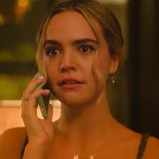 Roxanne Benjamin (@rox_anne_b)