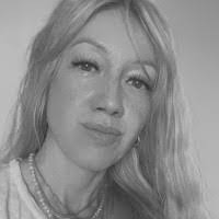 Laura Evers's Instagram, Twitter & Facebook