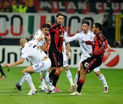 Y eso fue lo que pasó entre sergio ramos y sami khedira durante un duelo entre españa y alemania en el 2018. Sergio Ramos Sami Khedira Photostream Uefa Champions League Champions League Milan