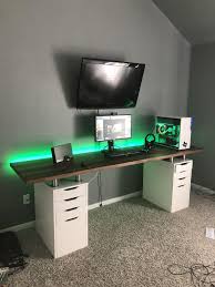 Ift Tt 2hbkdnt Set Up Slowly Coming Together Not Done Yet Https Ift Tt 2yixwna Gamer Zimmer Gaming Schreibtisch Wohnung