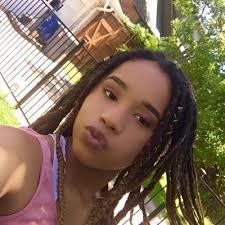 Anna Chaney (@gloglitter1)