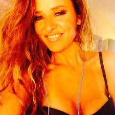 Leah Hawk's Instagram, Twitter & Facebook