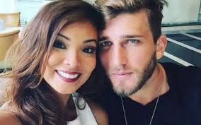 Ana carolina soares nakamura (born 9 may 1983, in rio de janeiro) more popularly known as carol nakamura is a brazilian dancer, actress, and television personality. Carol Nakamura And Aislan Dating Gossip News Photos