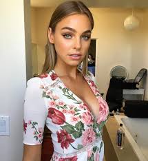 Elizabeth turner 5,10 b32 w25 h34 elite management portfolio la models portfolio instagram: Elizabeth Turner Gentlemanboners