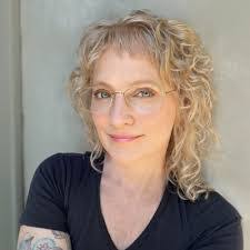 Robin Winters's Instagram, Twitter & Facebook