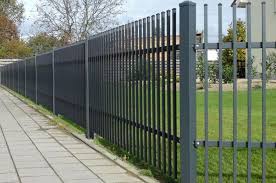 Moderne Metallzaune Schmiedezaune Sichtschutztore Gartenoffice Stahlcarports Zaun Modernes Zaun Design Zaune Metall