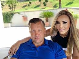 A jak na komuniach swoich dzieci wyglądały katarzyna cichopek i anna mucha? Monika Chwajol Wygrzewa Sie W Sloncu Toskanii Wyglada Sexy Oficjalna Strona Stacji Ttv