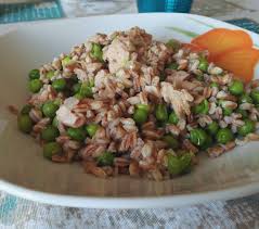 La pasta tonno e piselli è un primo piatto appetitoso e veloce, ideale per la primavera, quando possiamo trovare i piselli freschi, ma da preparare anche in estate e nella stagione fredda. Farro Con Tonno Al Naturale E Piselli Alessandra Amoroso