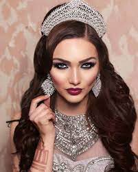 Top 10 Best Makeup Artists Around The World Topteny Com Best Makeup Artist Best Makeup Products Makeup Artist