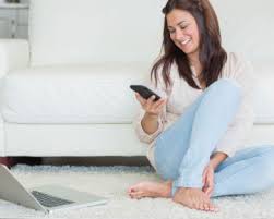 Image result for wanita sibuk dengan gadget